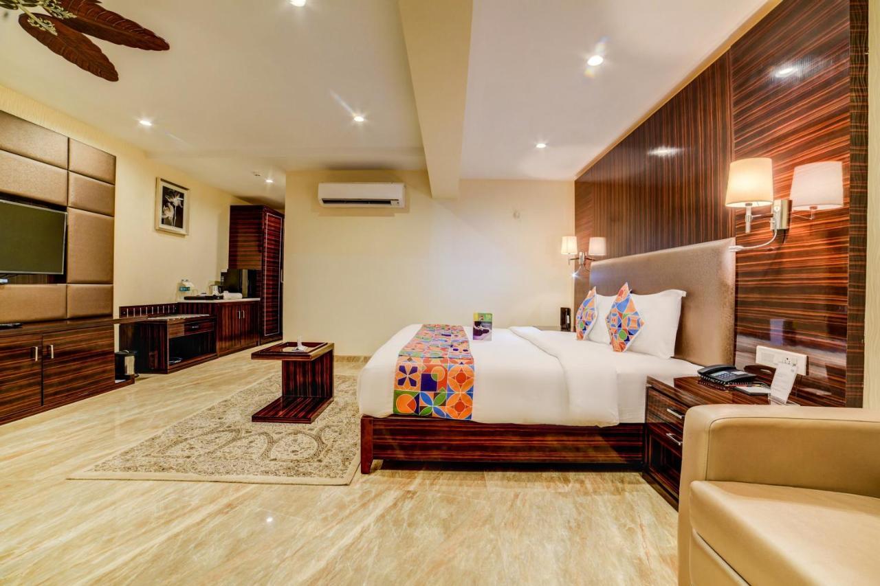 Fabhotel Prime Sarala Crown With Pool - Nr Calangute Beach Kültér fotó